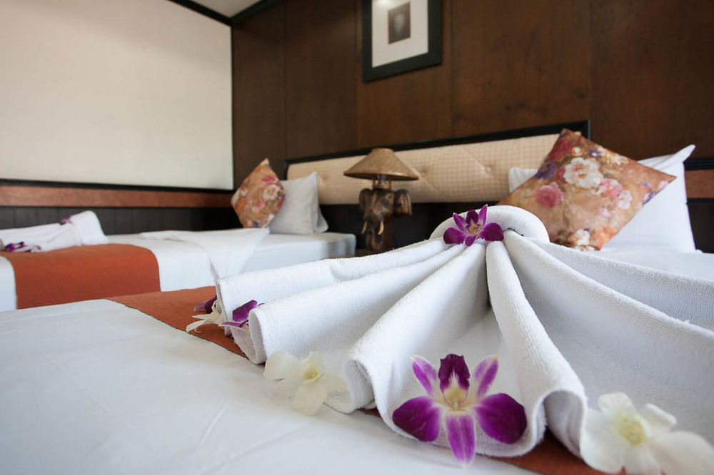 Season Palace Huahin Hotel Cha-Am Exterior photo